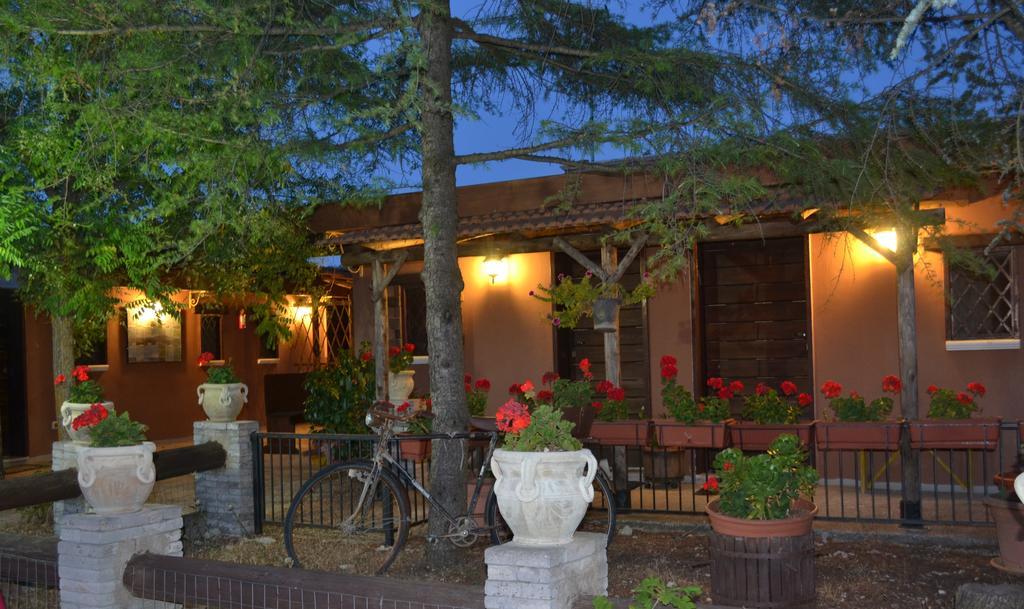 B&B Le Stagioni Castel Del Monte  Exterior photo